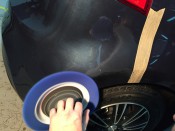 Удаление излишков ремонтного состава с помошью диска No-Scratches и восстанавливающего компаунда Удаление излишков ремонтного состава с помошью диска No-Scratches и восстанавливающего компаунда